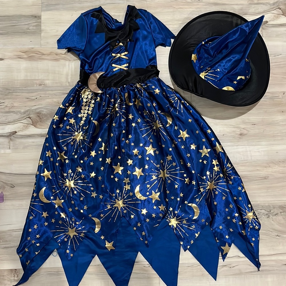 Cute Witch Outfit for Halloween